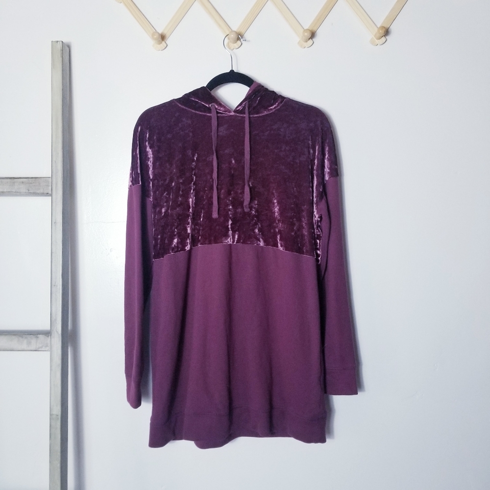 FLIRTITUDE ACTIVE WINE COLOR PART VELVET HOODIE SIZE M-L